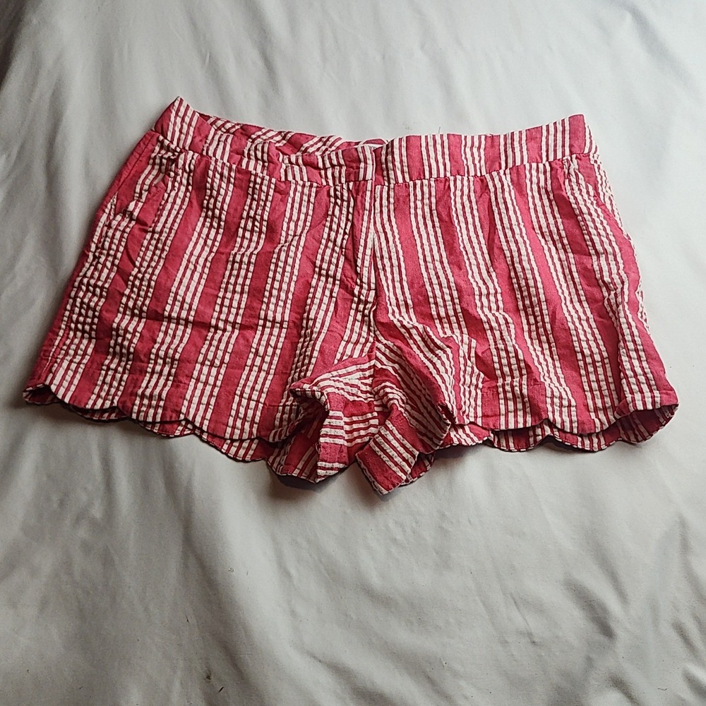 Crown & Ivy Seersucker Scallop Hem Shorts Red White Stripe Women's Size 12